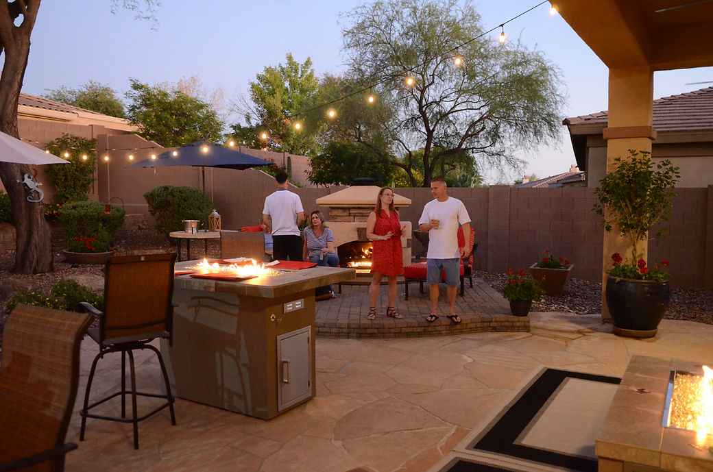 Entertainer 6-Ft. Outdoor Fire Pit Table with Fire Glass, LP/NG Compatible Gas Fire Pit for Patio, Deck and Backyard